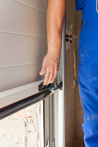 Three Easy Steps for Garage Door Repair